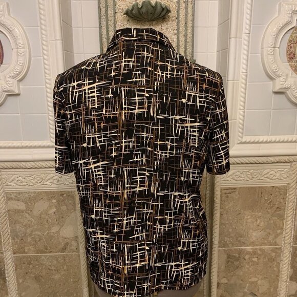 Impressions. Size Large. Short Sleeve Button Front Poly Shirt. Bust 44.3" B40 - Picture 4 of 5